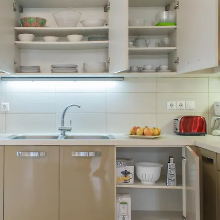 Blue Iris: Stylish Apartment Just 10 Minutes Walk From Old Town Chania Chania  Buitenkant foto
