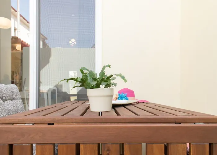 Blue Iris: Stylish Apartment Just 10 Minutes Walk From Old Town Chania