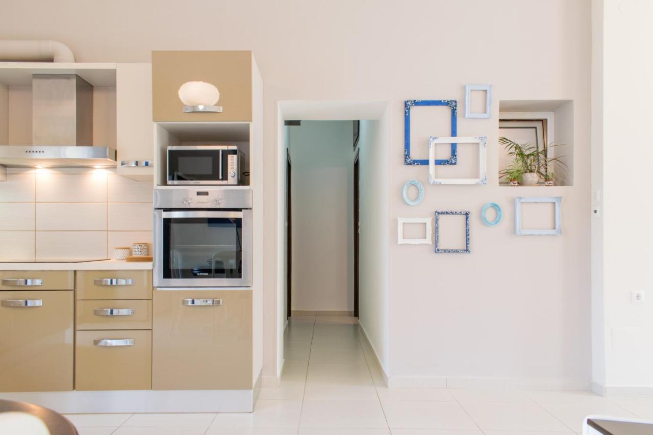 Blue Iris: Stylish Just 10 Minutes Walk From Old Town Chania Apartament Chania (Crete)