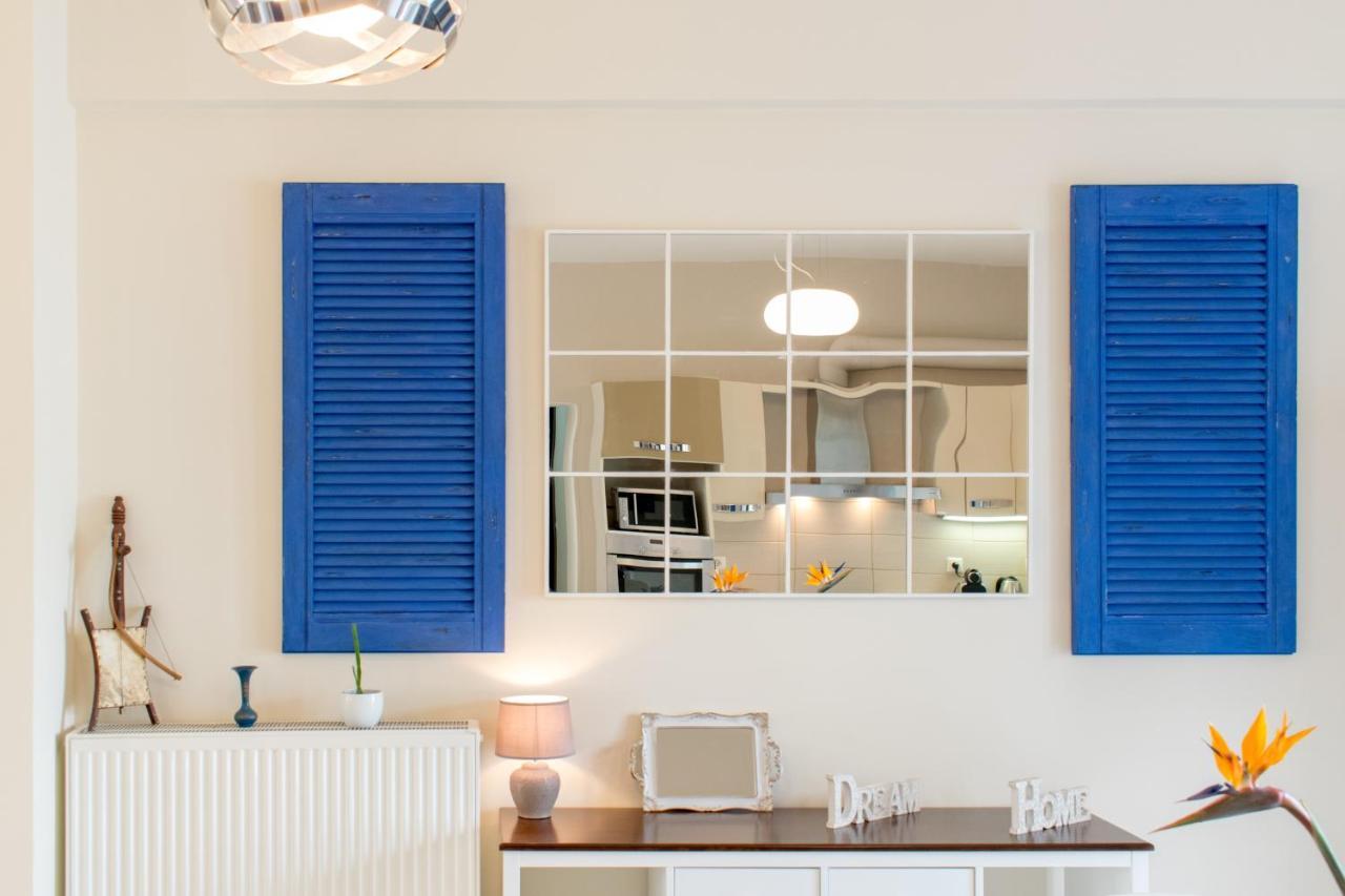Apartament Blue Iris: Stylish Just 10 Minutes Walk From Old Town Chania *