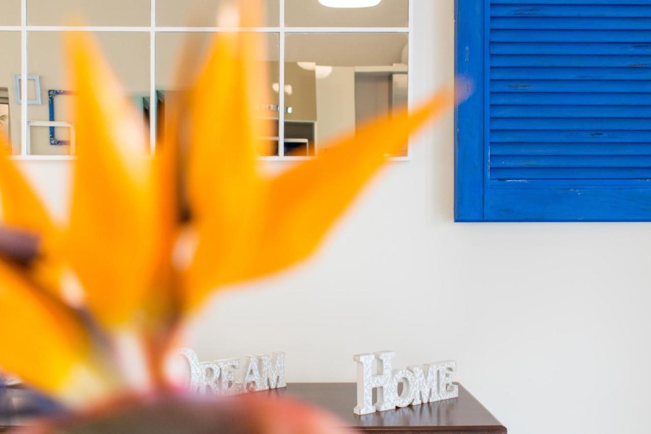 Blue Iris: Stylish Just 10 Minutes Walk From Old Town Chania Apartament