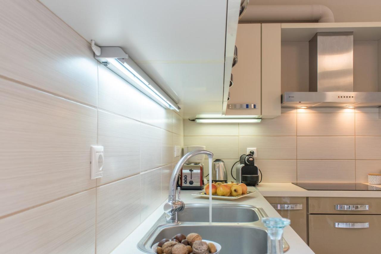 Apartament Blue Iris: Stylish Just 10 Minutes Walk From Old Town Chania Chania (Crete)