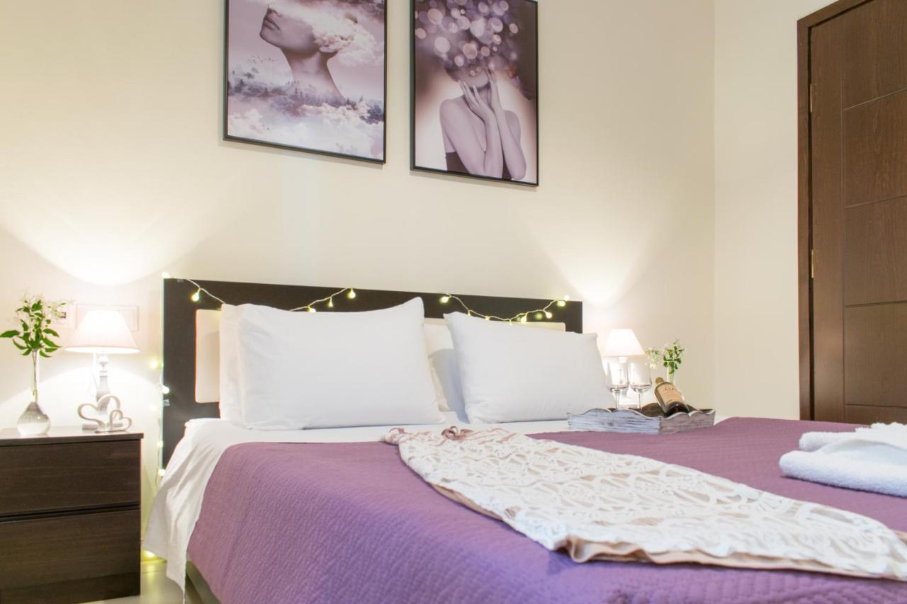 Apartament Blue Iris: Stylish Just 10 Minutes Walk From Old Town Chania